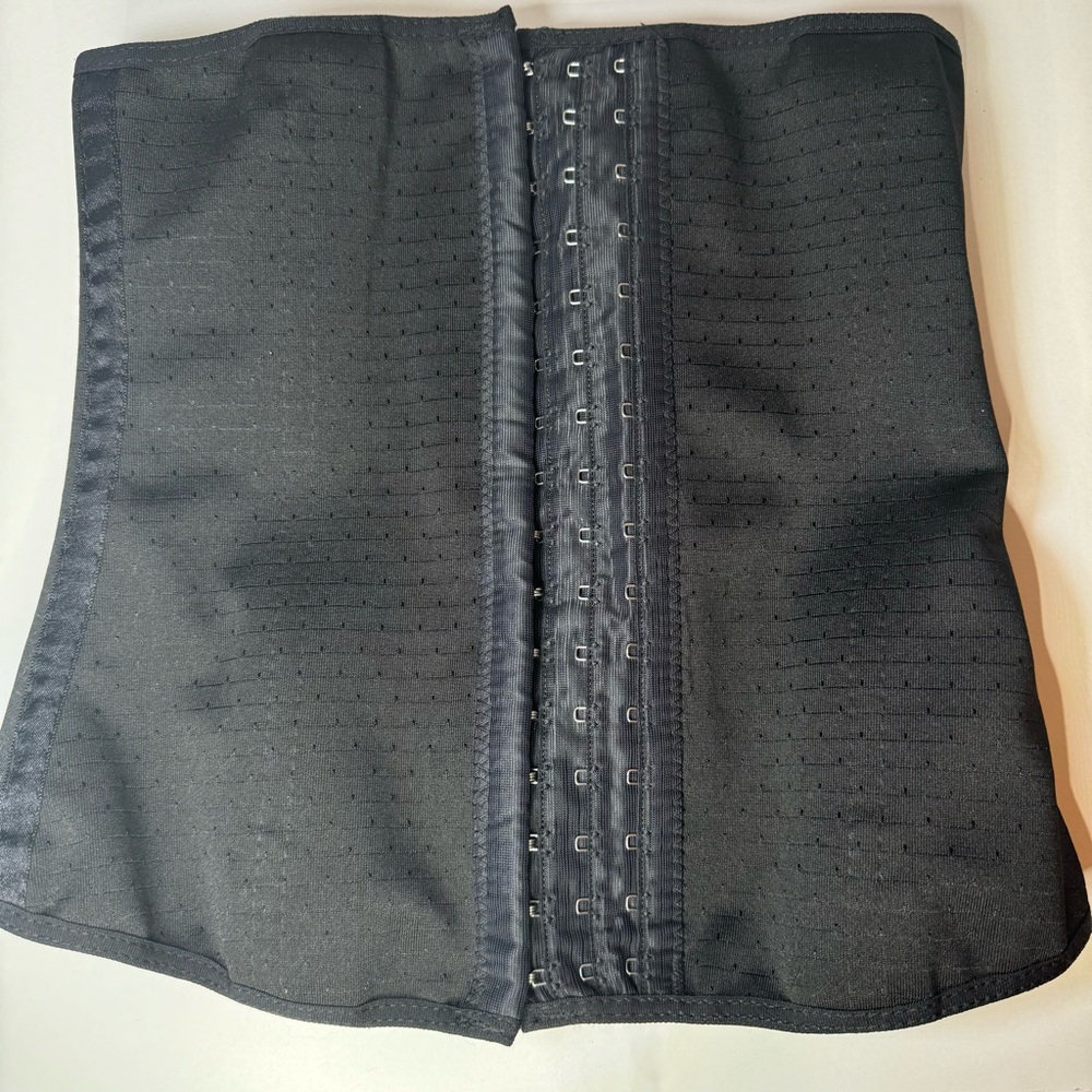 Premadonna waist trainer size L Black